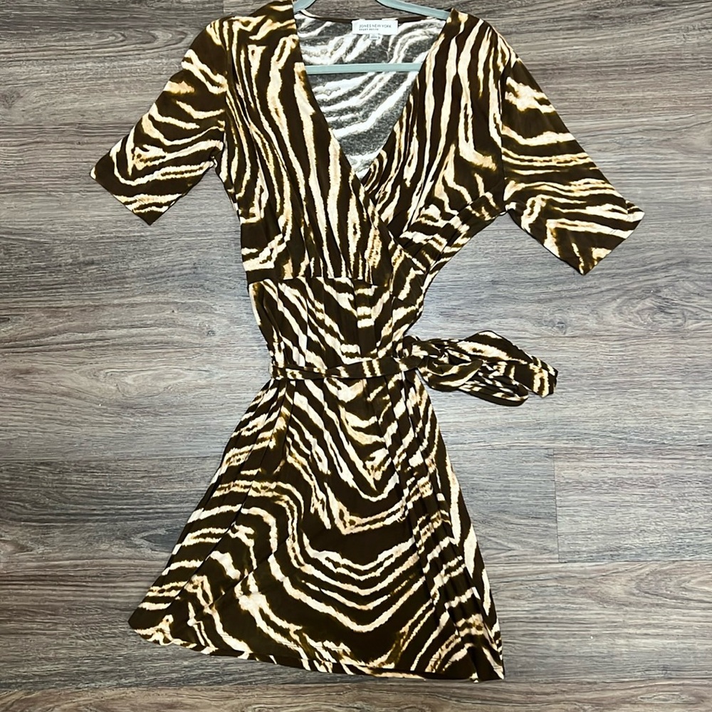 Jones New York brown wrap dress/PL / belt
